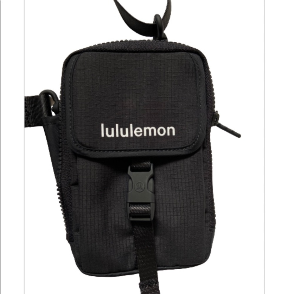 Lululemon Easy Access Crossbody Never Used